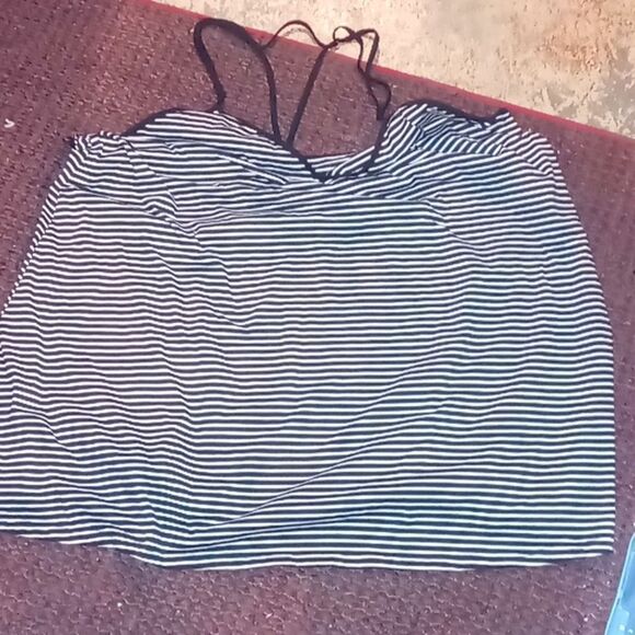 Unique tank top - Picture 1 of 5